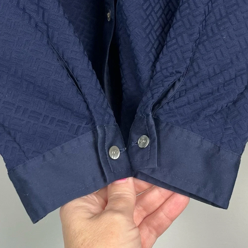 J.McLaughlin navy textured long sleeve button front fitted shirt, XS. - Picture 4 of 7